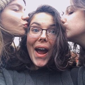 Meet your Posher, Abbey